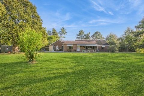 A home in DeFuniak Springs