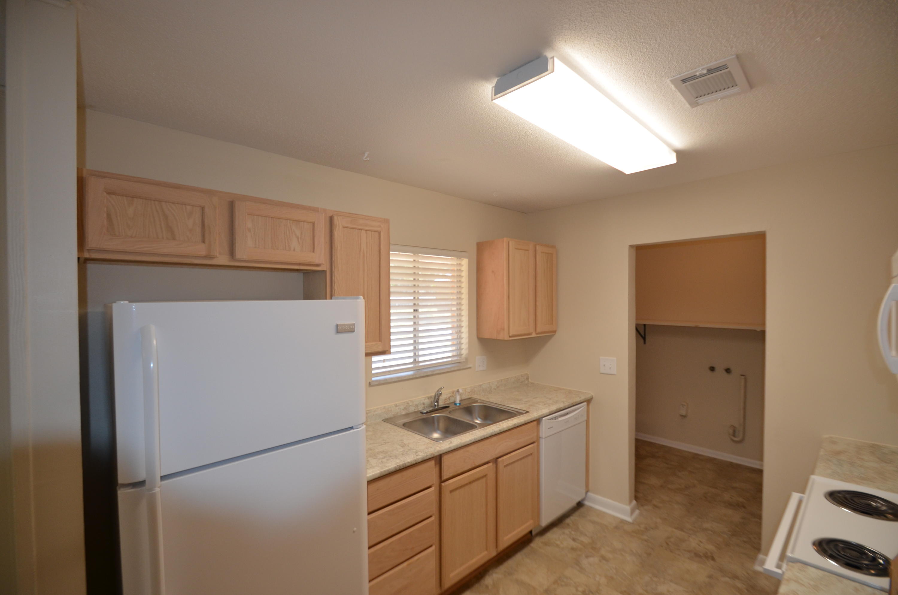 BAYOU WOODS - Residential Lease