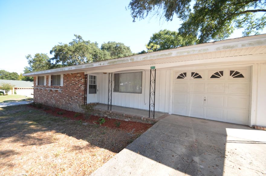 GREAT LOCATION! THIS IS A 3 BEDROOMS 2 BATHROOMS HOME. IT HAS NEW FLOORING THROUGHOUT,NEW KITCHEN CABINETS,NEW APPLIANCES AND IT IS AVAILABLE TO MOVE IN NOW!! PLEASE CALL THE OFFICE TO SCHEDULE A SHOWING.