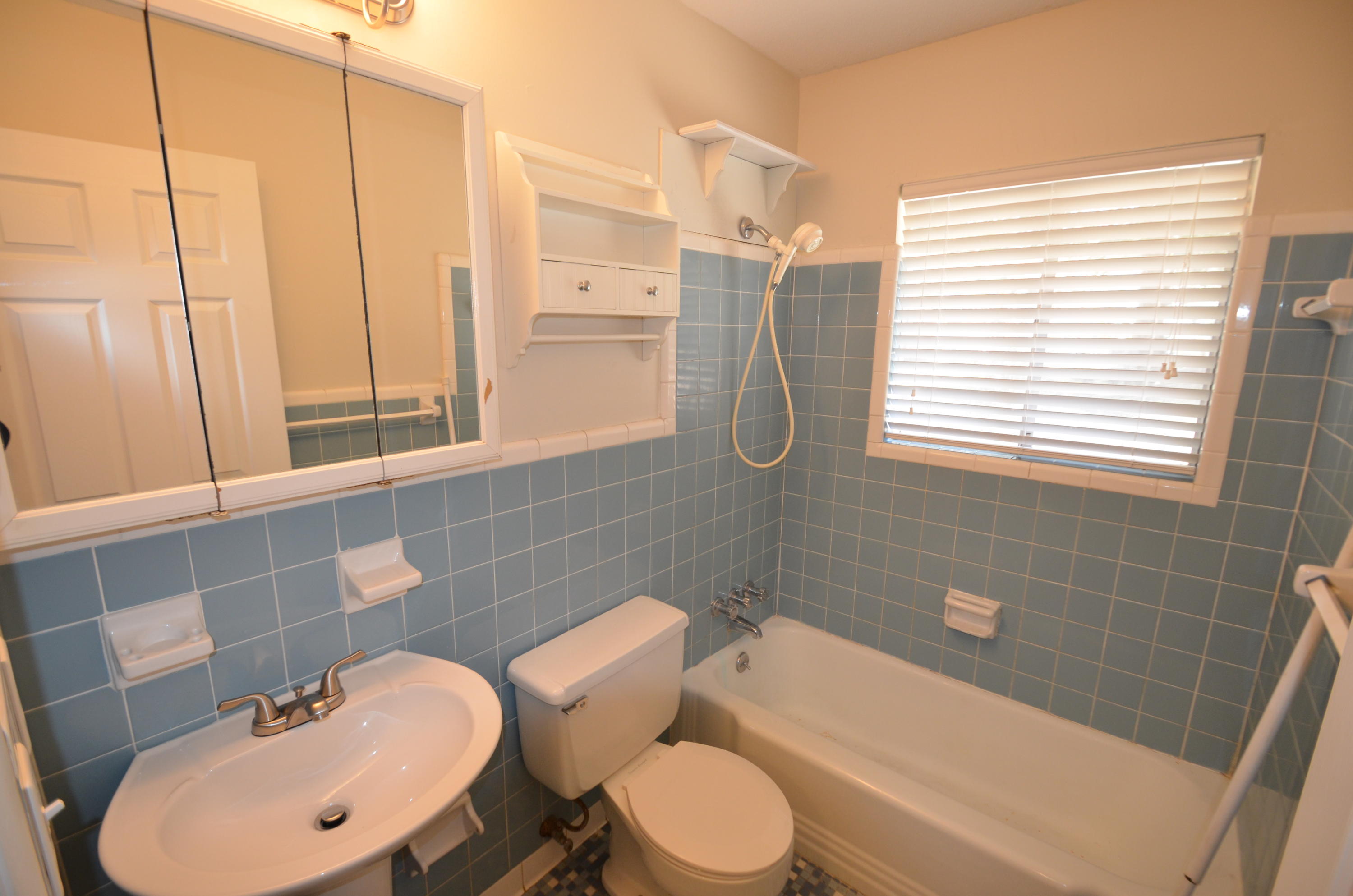 BAYOU WOODS - Residential Lease