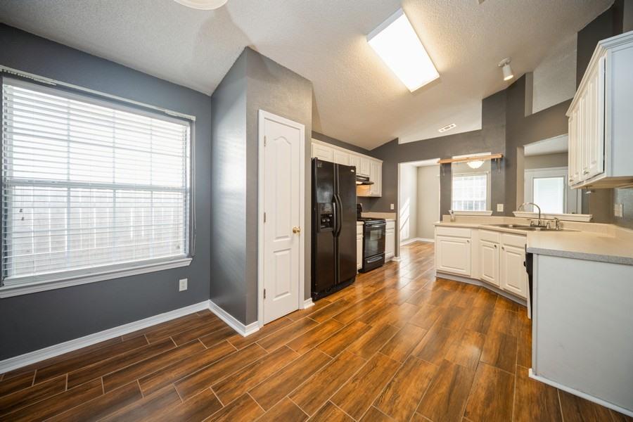 SHADOW LAKES - Residential