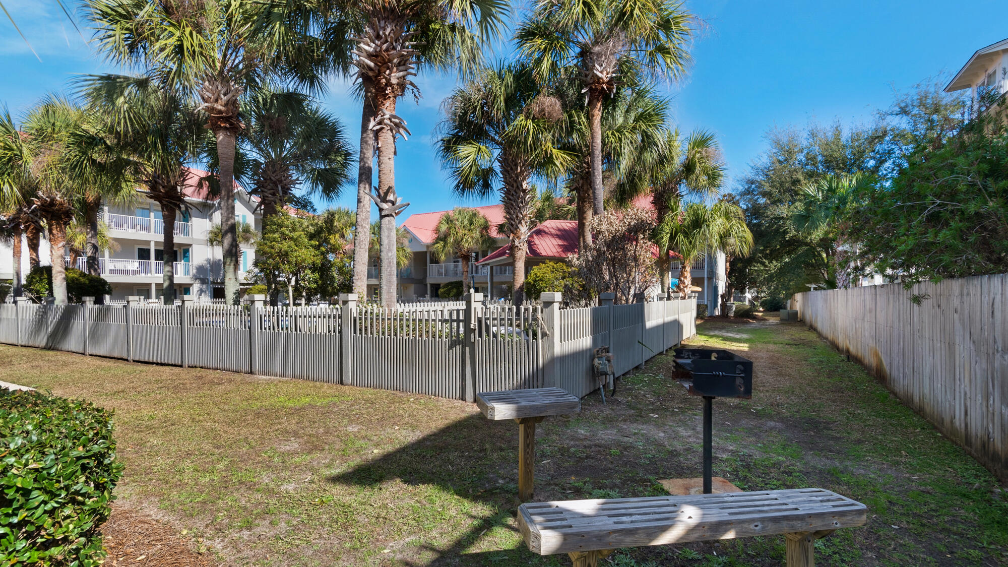 ROLLIN TIDE VILLAS - Residential