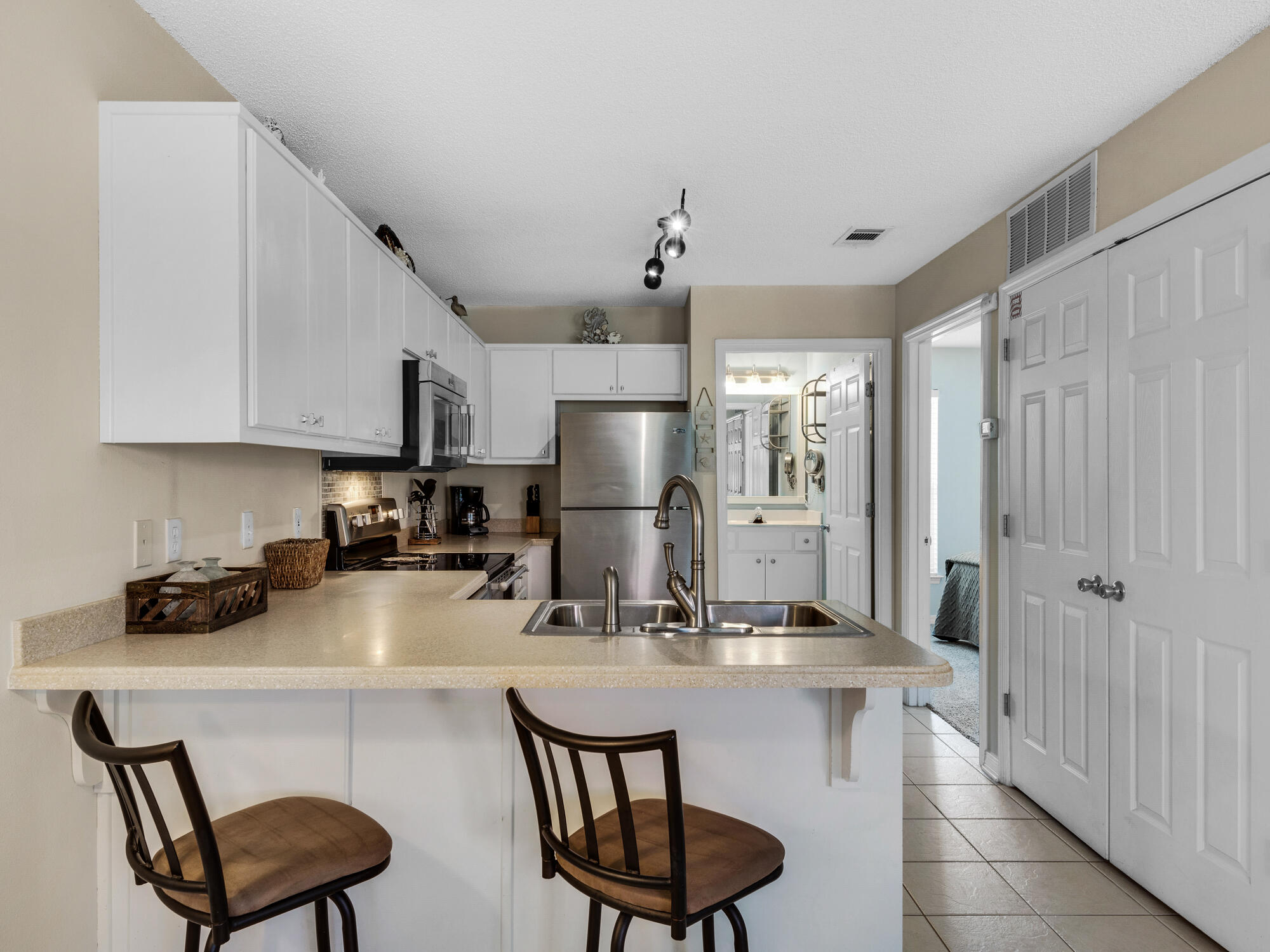 ROLLIN TIDE VILLAS - Residential