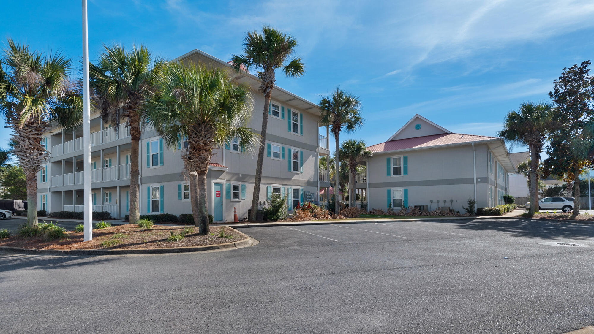 ROLLIN TIDE VILLAS - Residential