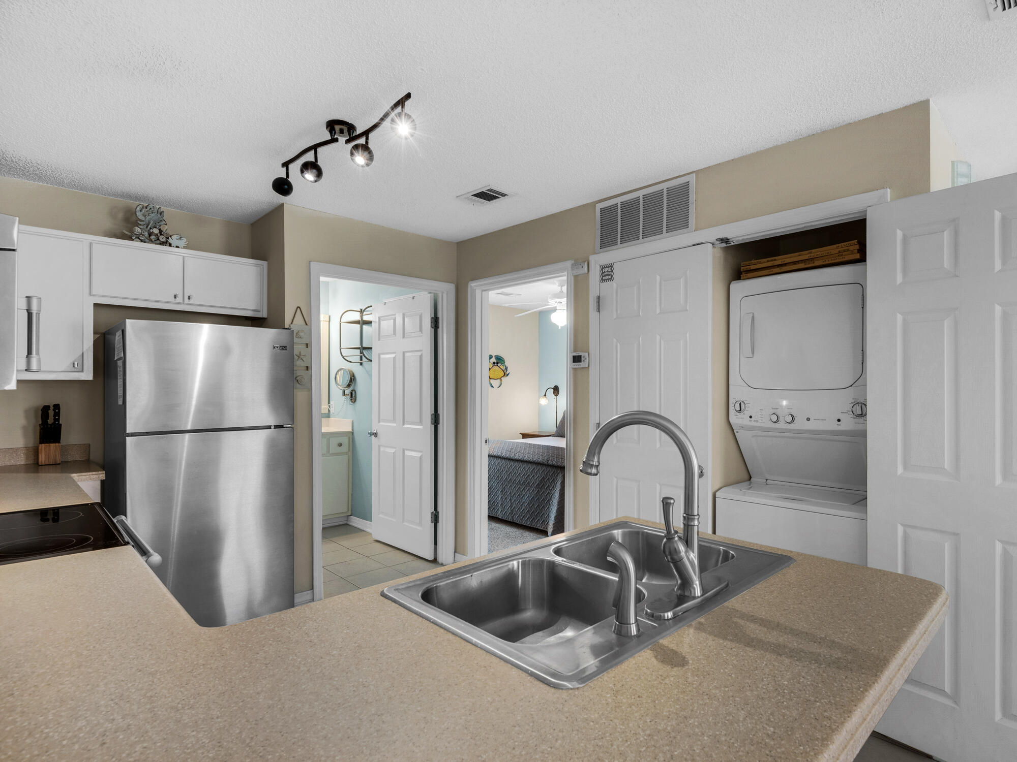 ROLLIN TIDE VILLAS - Residential