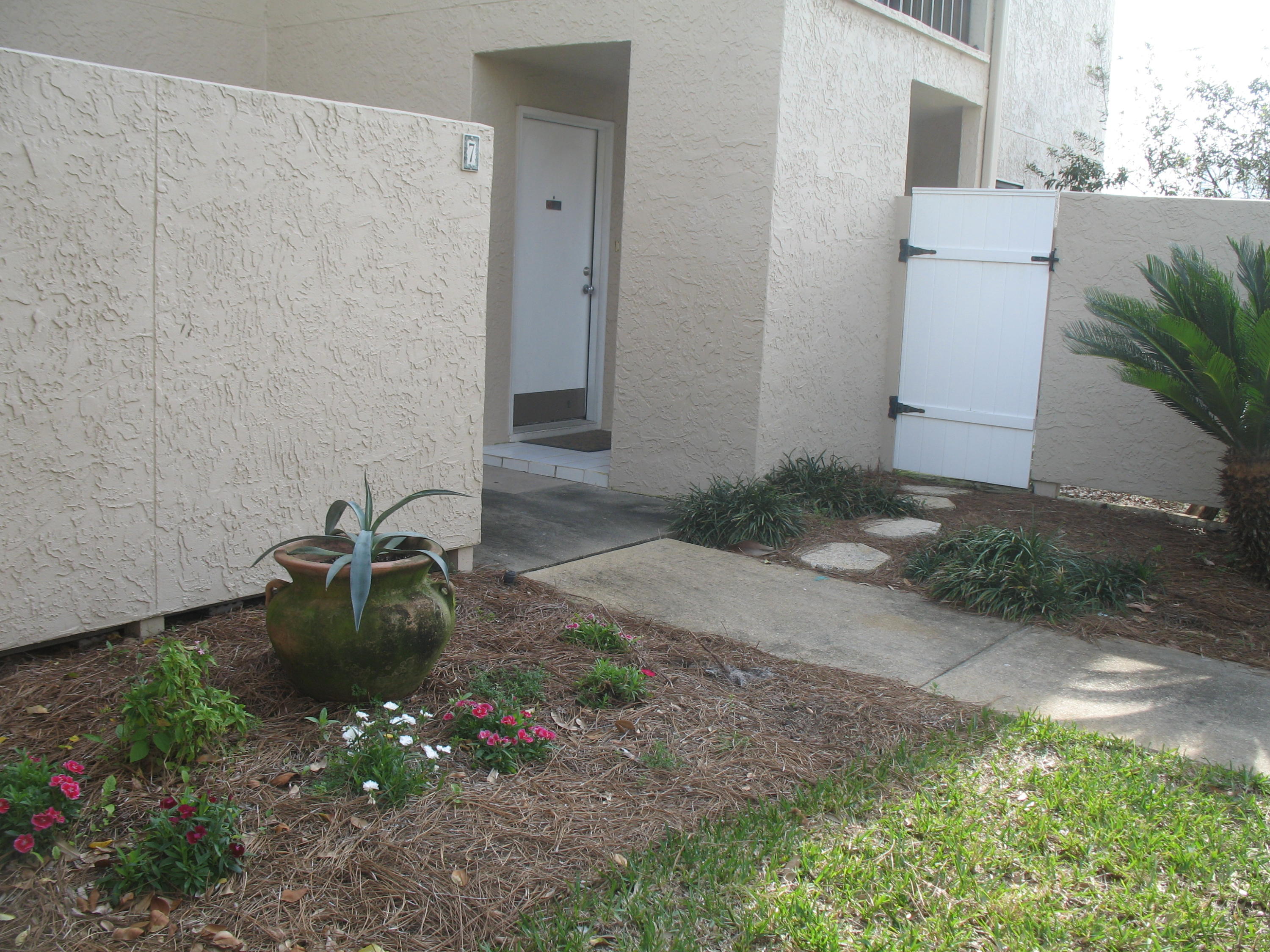 SHORELINE GARDENS T/H - Residential