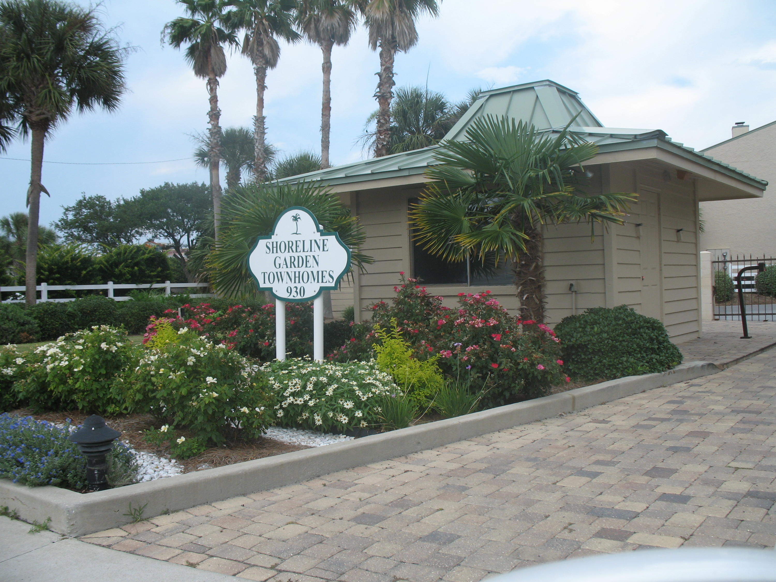 SHORELINE GARDENS T/H - Residential