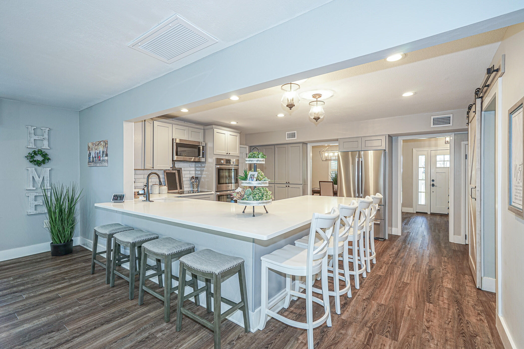 COUNTRY CLUB ESTATES - Residential