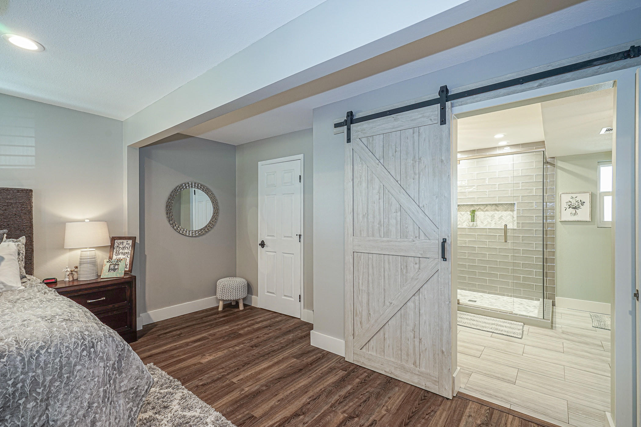 COUNTRY CLUB ESTATES - Residential