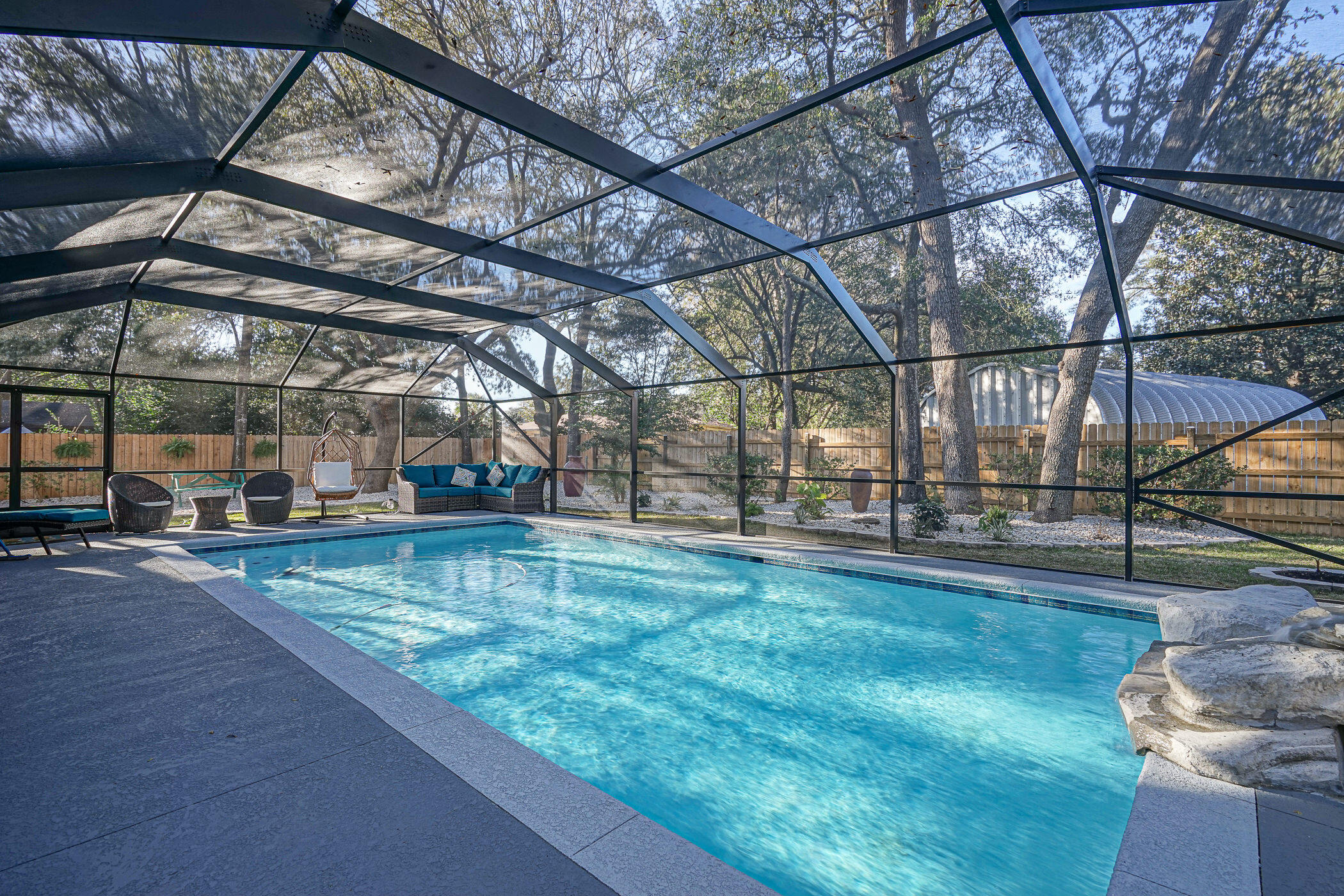 COUNTRY CLUB ESTATES - Residential