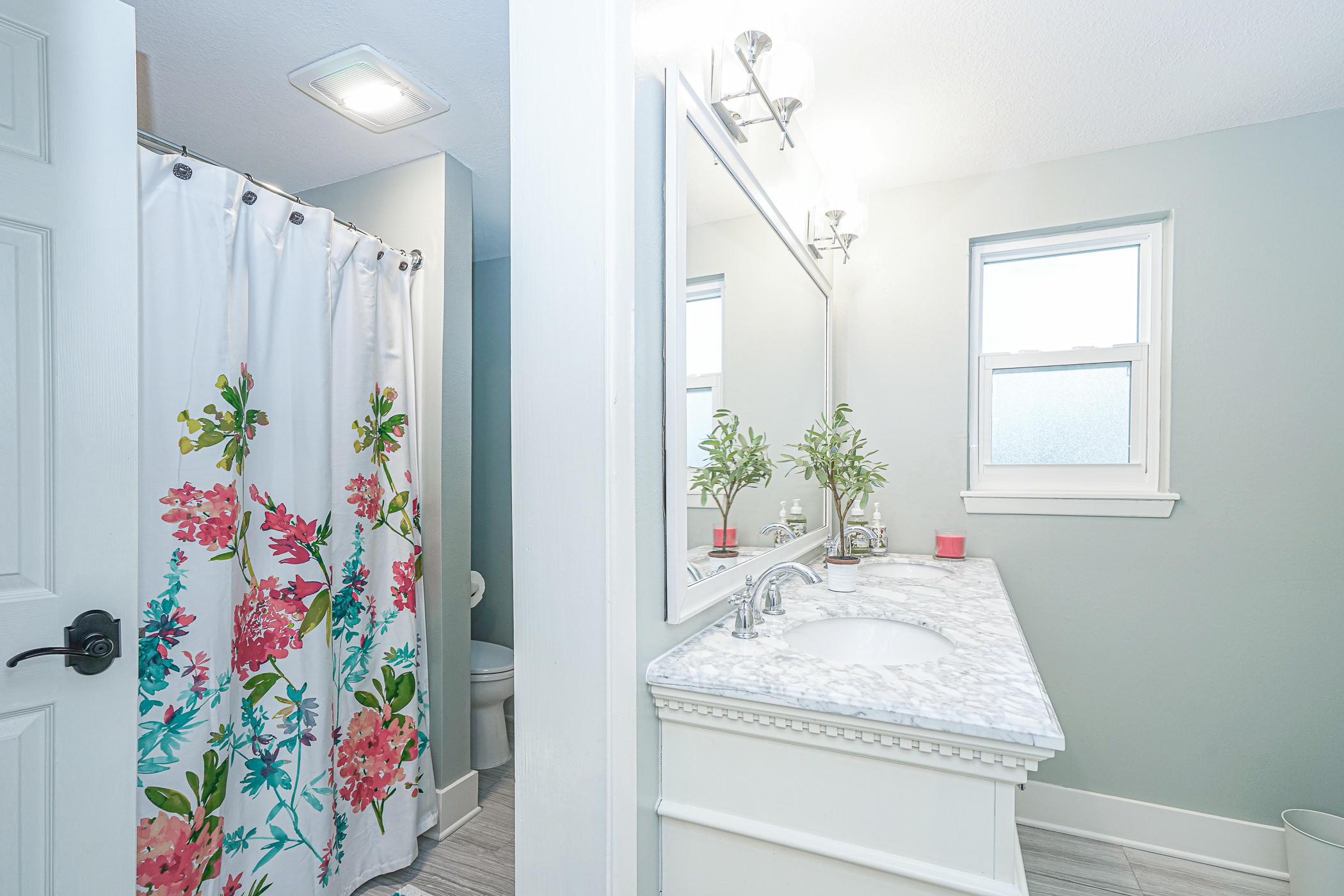 COUNTRY CLUB ESTATES - Residential