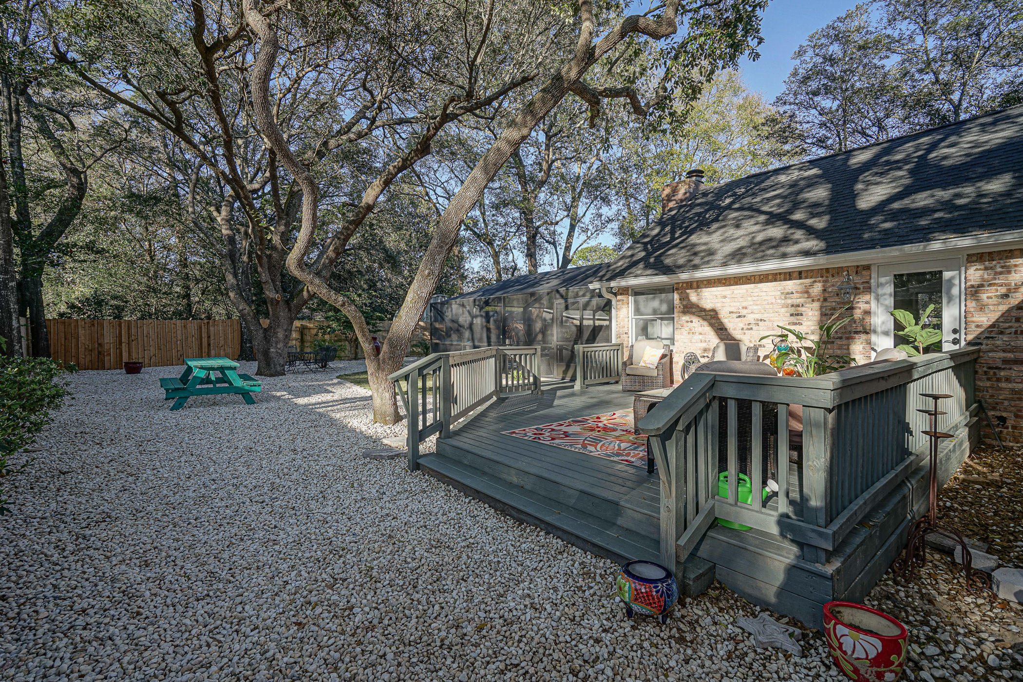 COUNTRY CLUB ESTATES - Residential