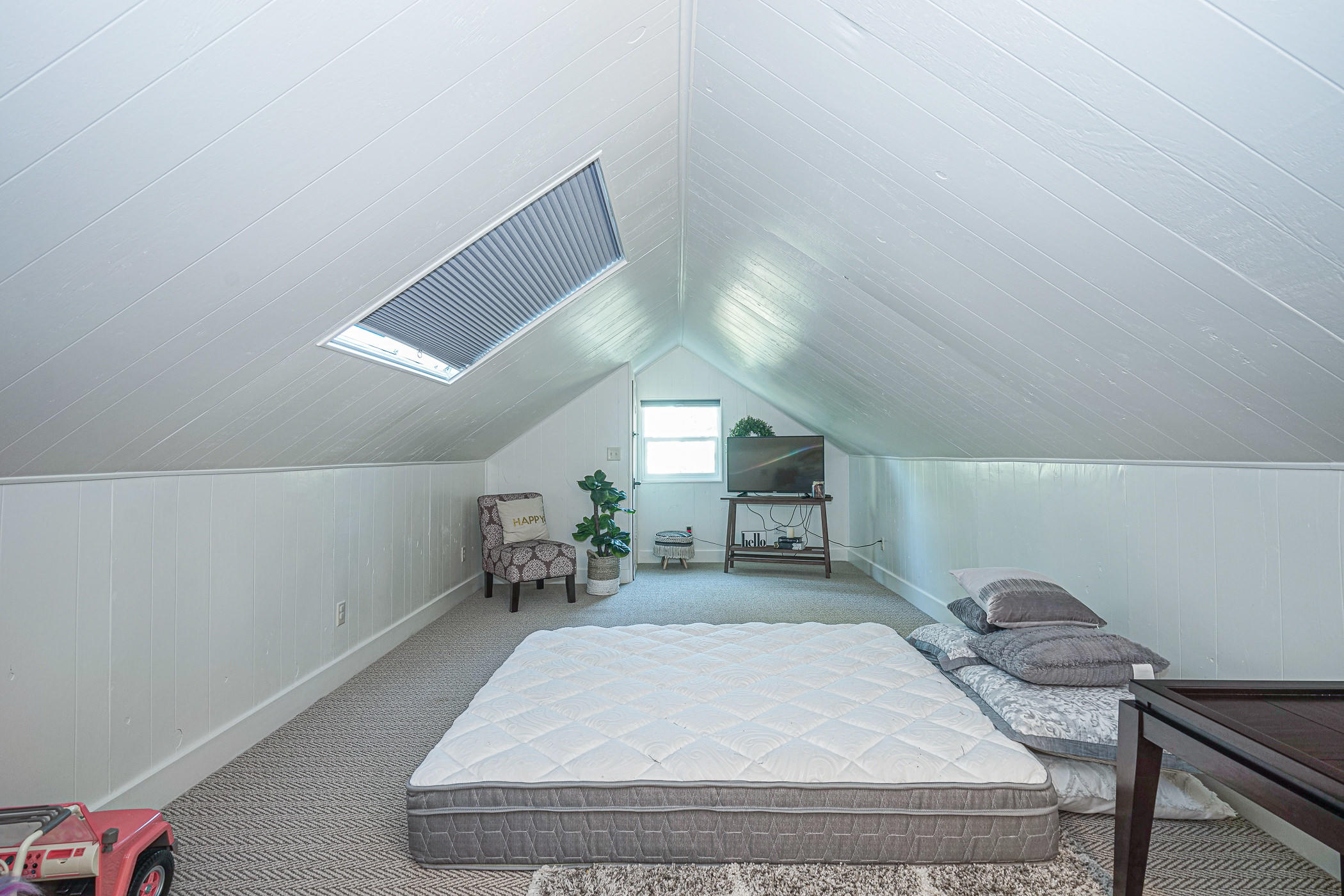 COUNTRY CLUB ESTATES - Residential