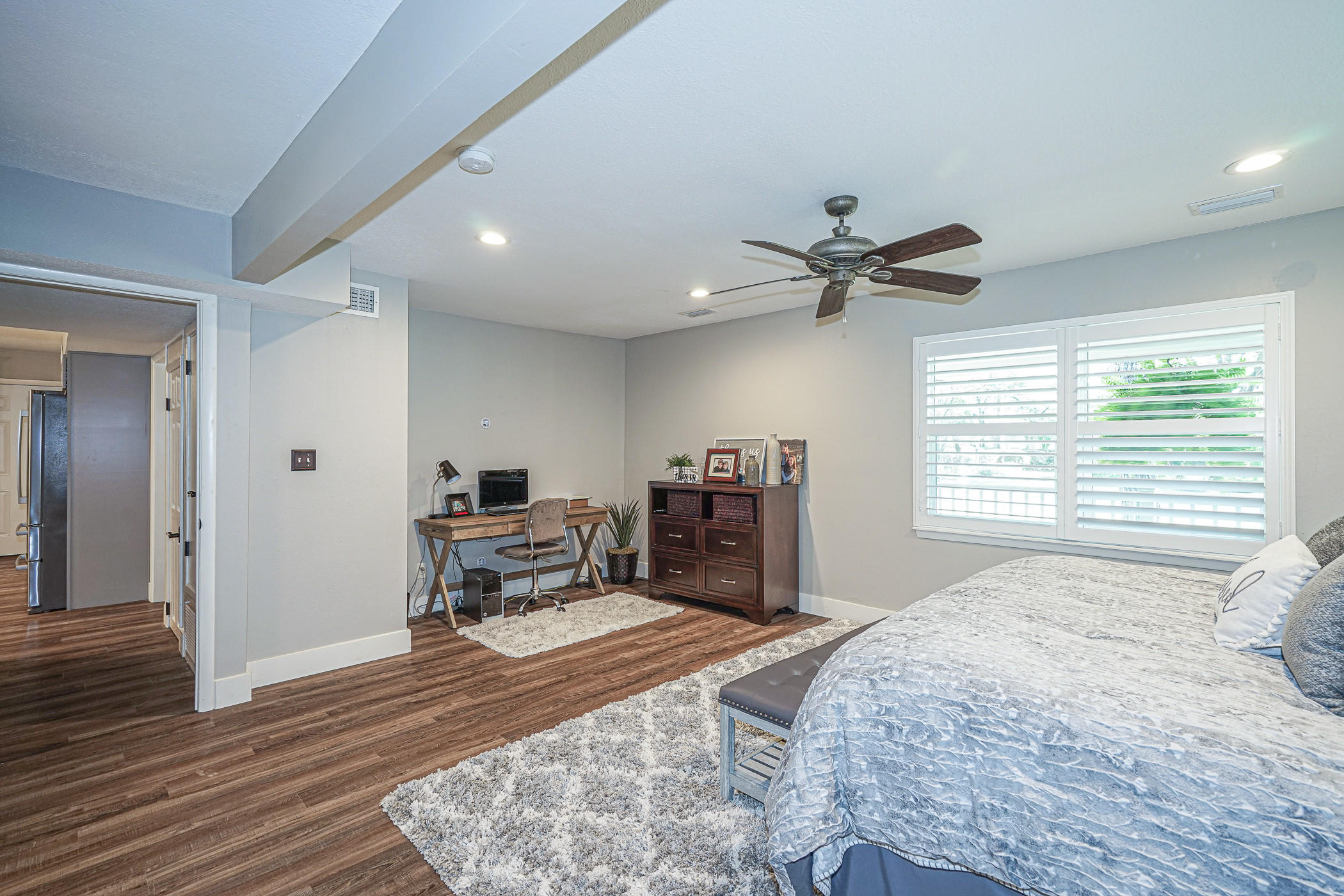 COUNTRY CLUB ESTATES - Residential