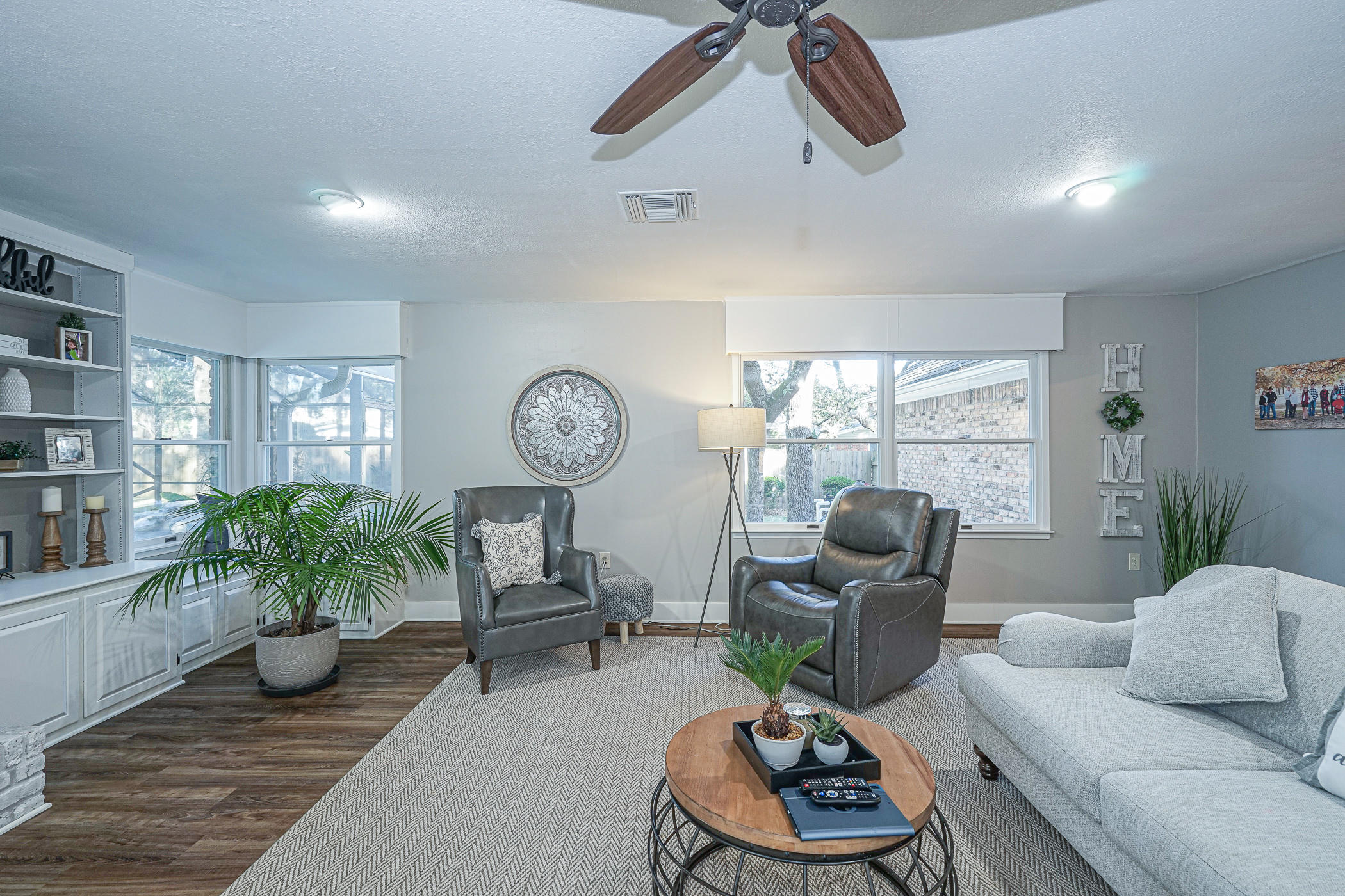 COUNTRY CLUB ESTATES - Residential