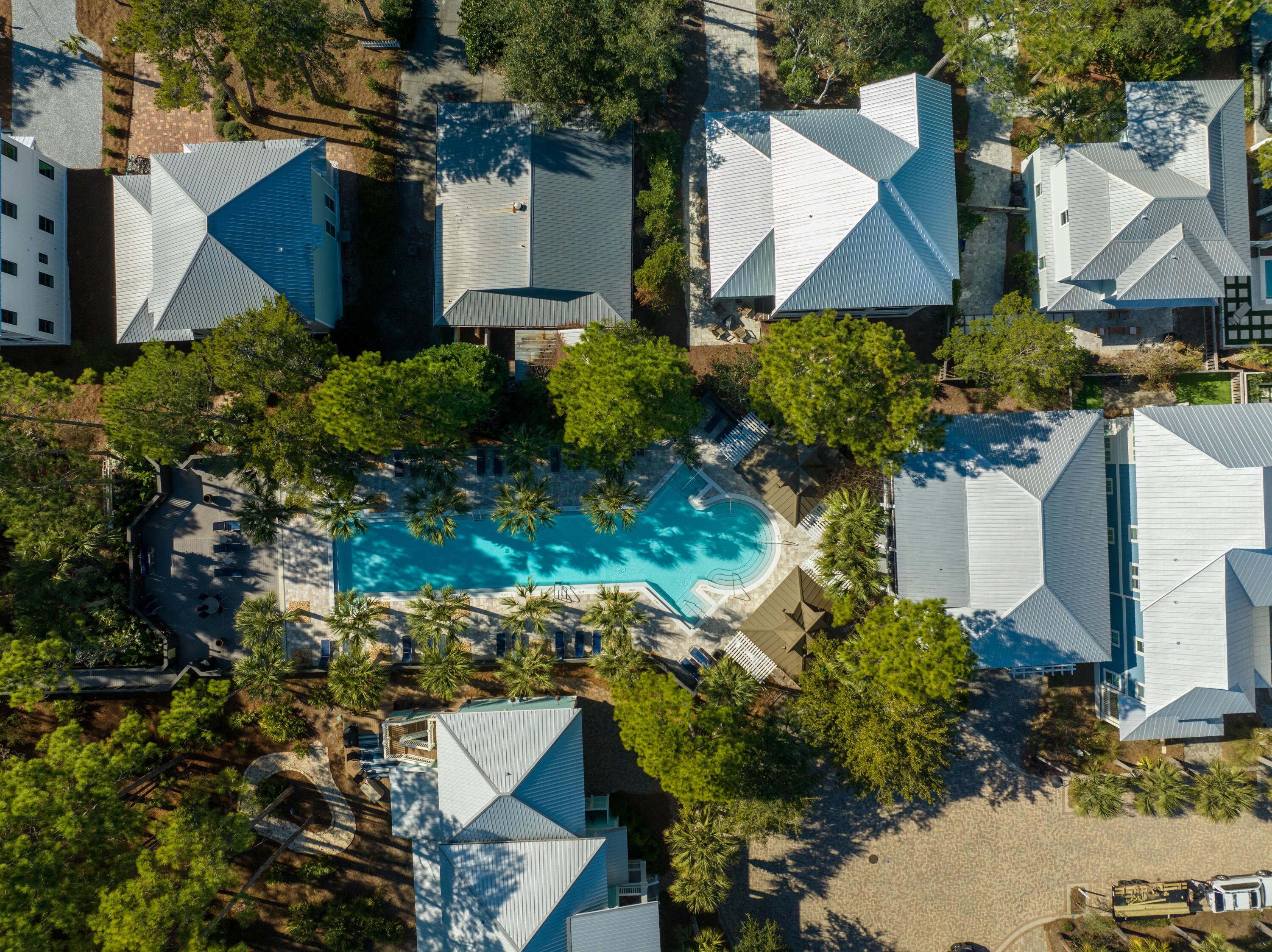 COTTAGES AT EASTERN LAKE - Residential