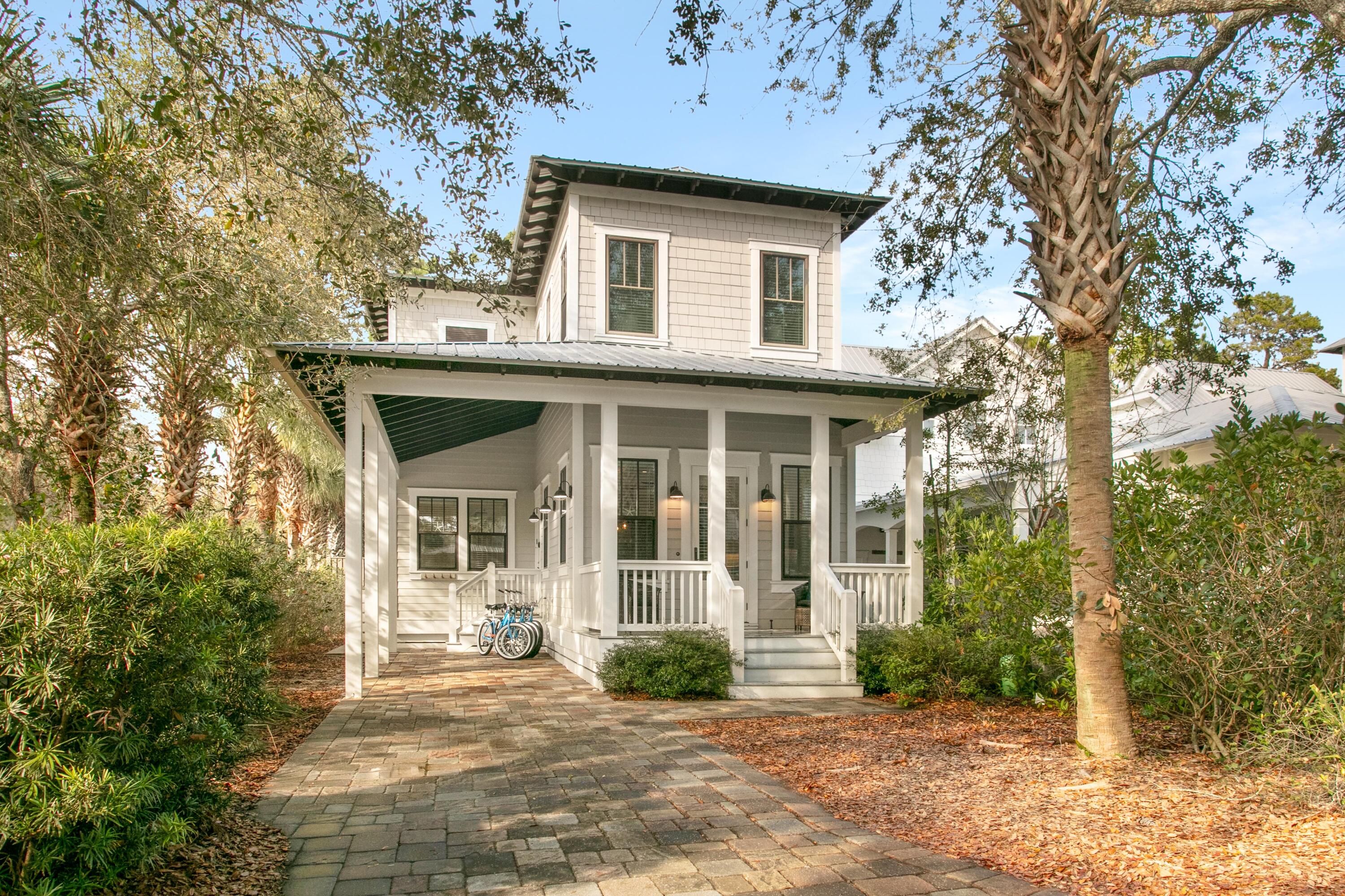 COTTAGES AT EASTERN LAKE - Residential