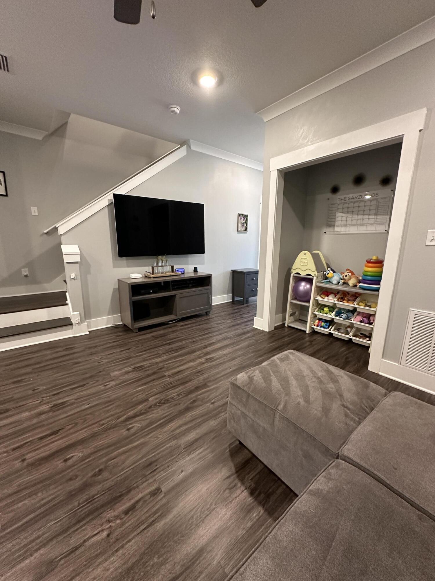 VERANDAS AT FREEPORT - Residential