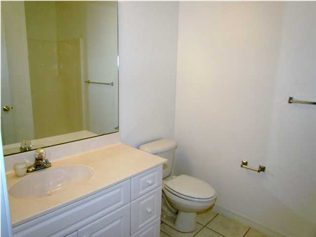 THE OAKS AT NICEVILLE PH II - Residential Lease