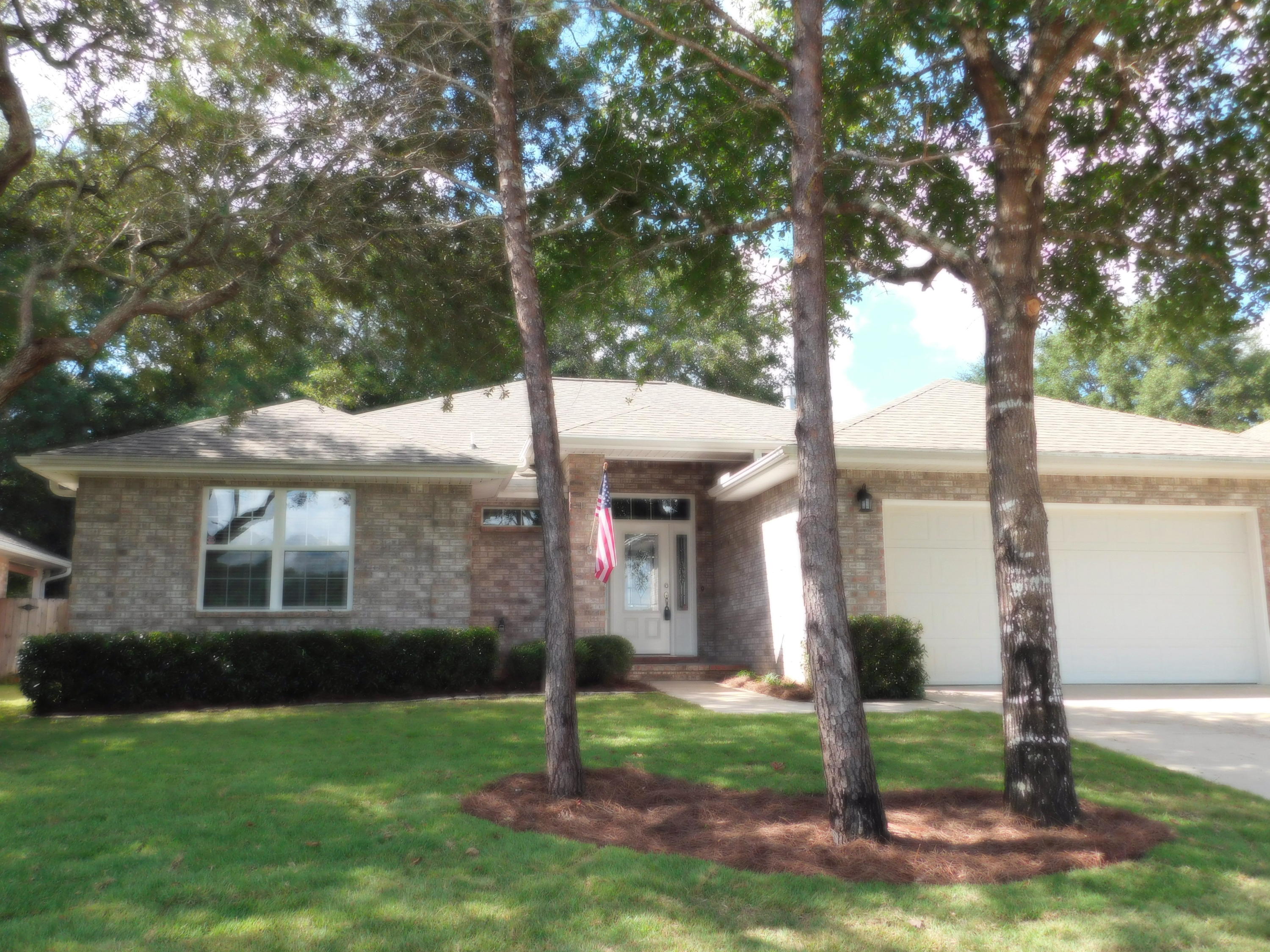 CEDAR LAKE - Residential