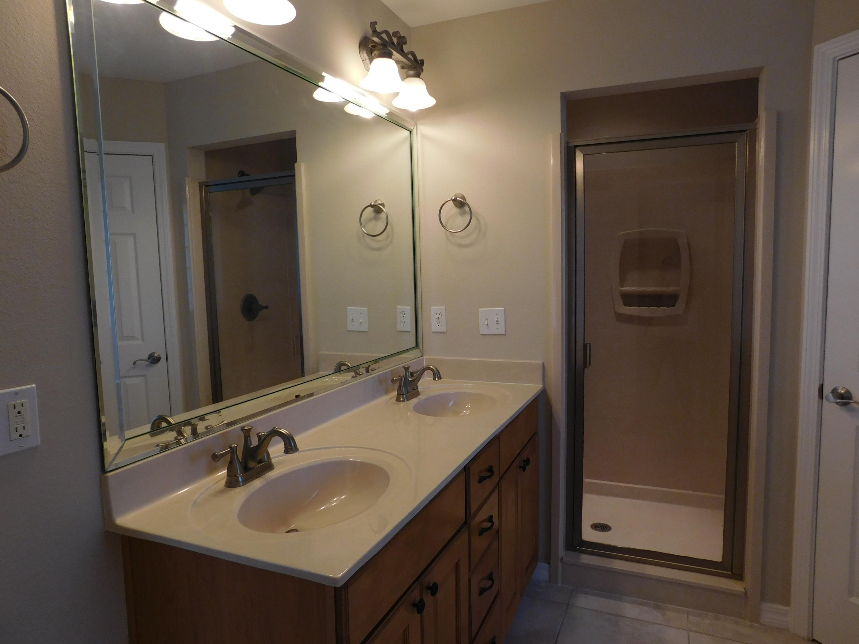 CEDAR LAKE - Residential