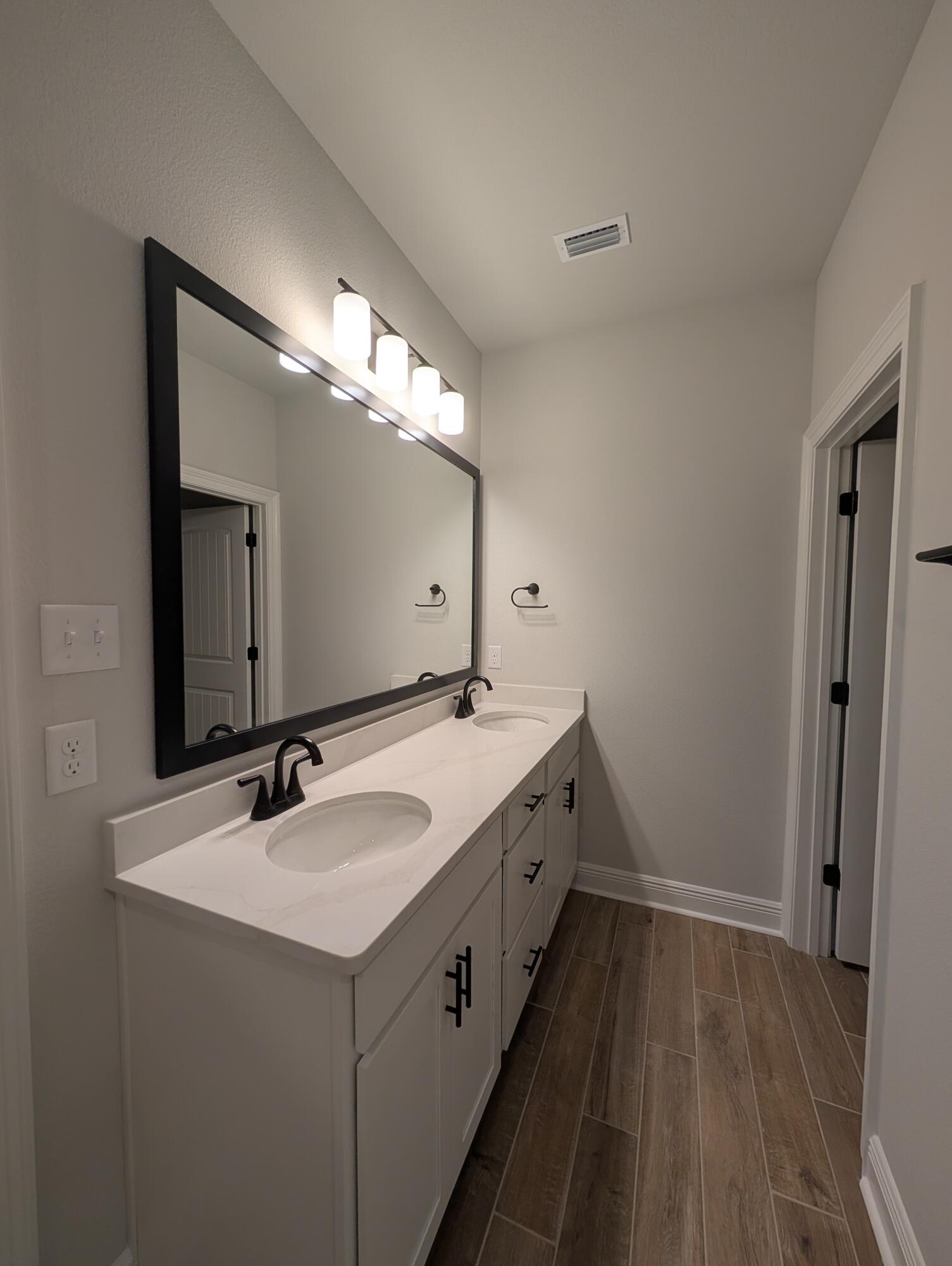 NATUREVIEW PH I - Residential Lease