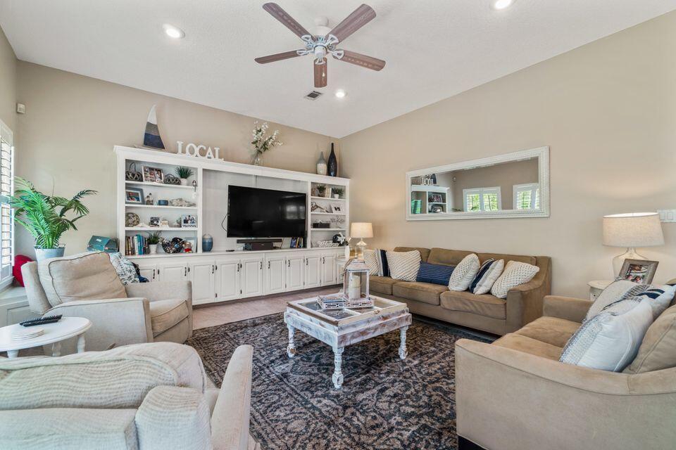 HAPPY HOLLOW - Residential