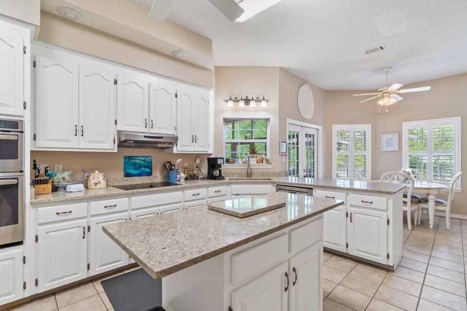 HAPPY HOLLOW - Residential