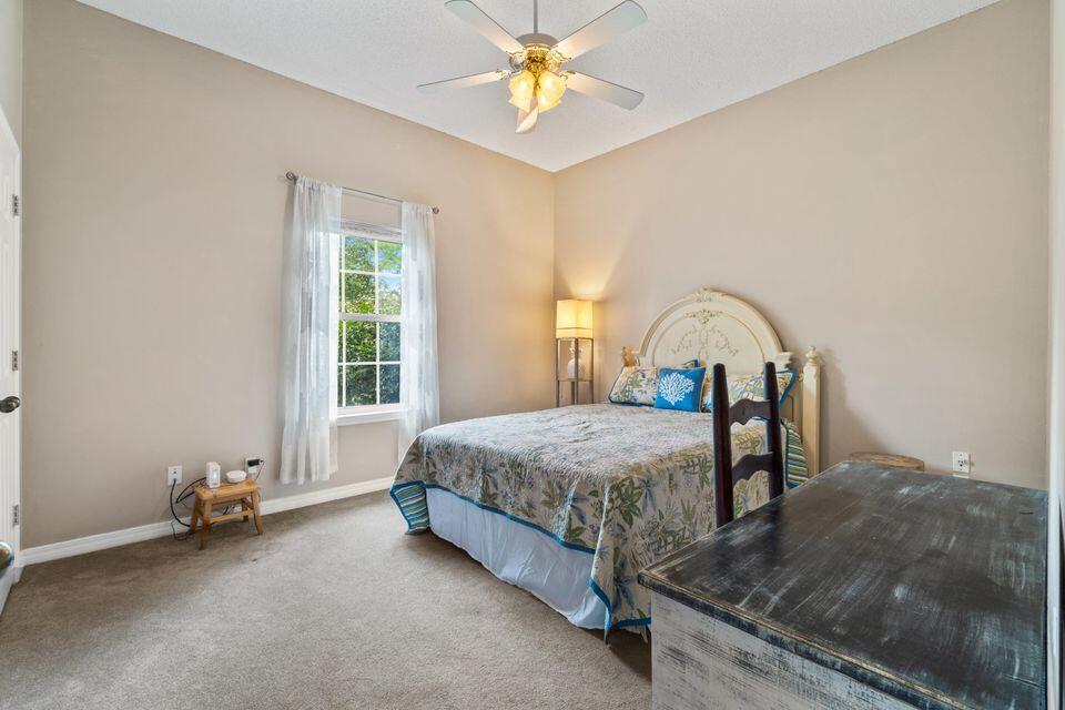 HAPPY HOLLOW - Residential