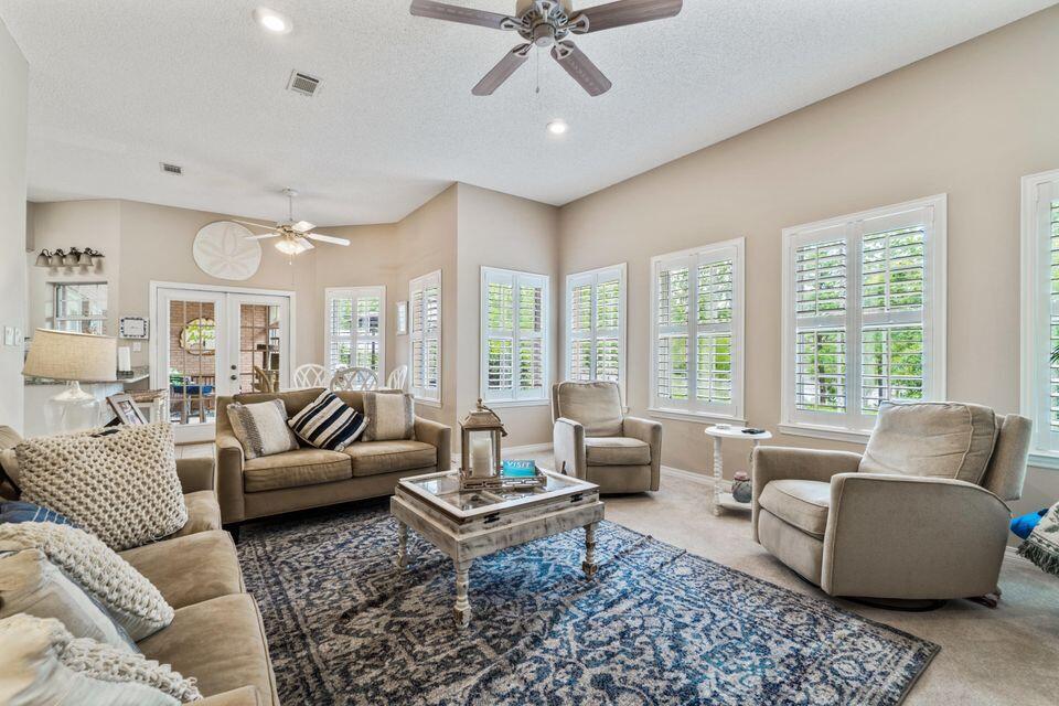 HAPPY HOLLOW - Residential