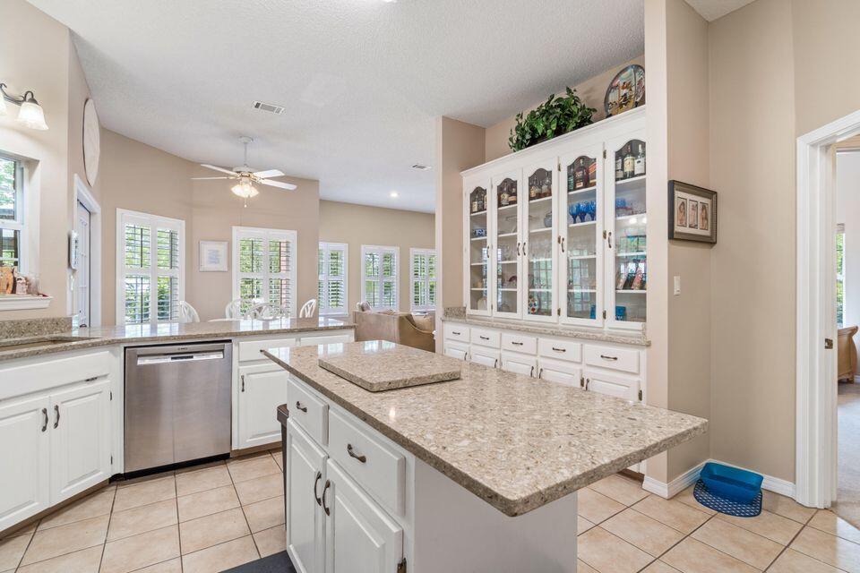 HAPPY HOLLOW - Residential