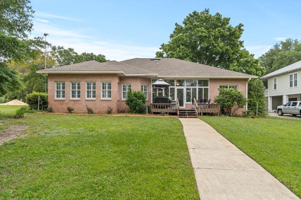 HAPPY HOLLOW - Residential