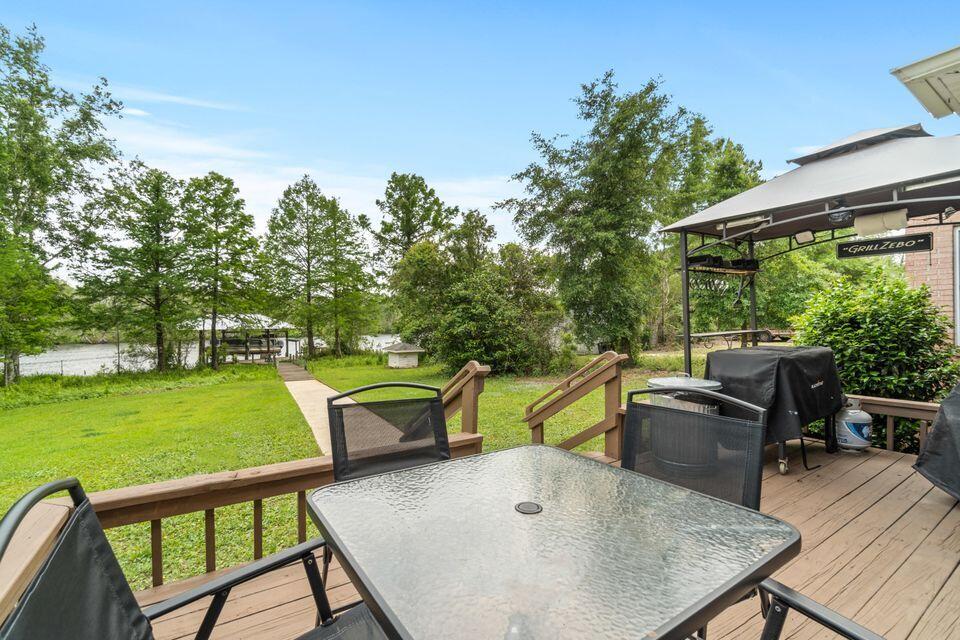 HAPPY HOLLOW - Residential