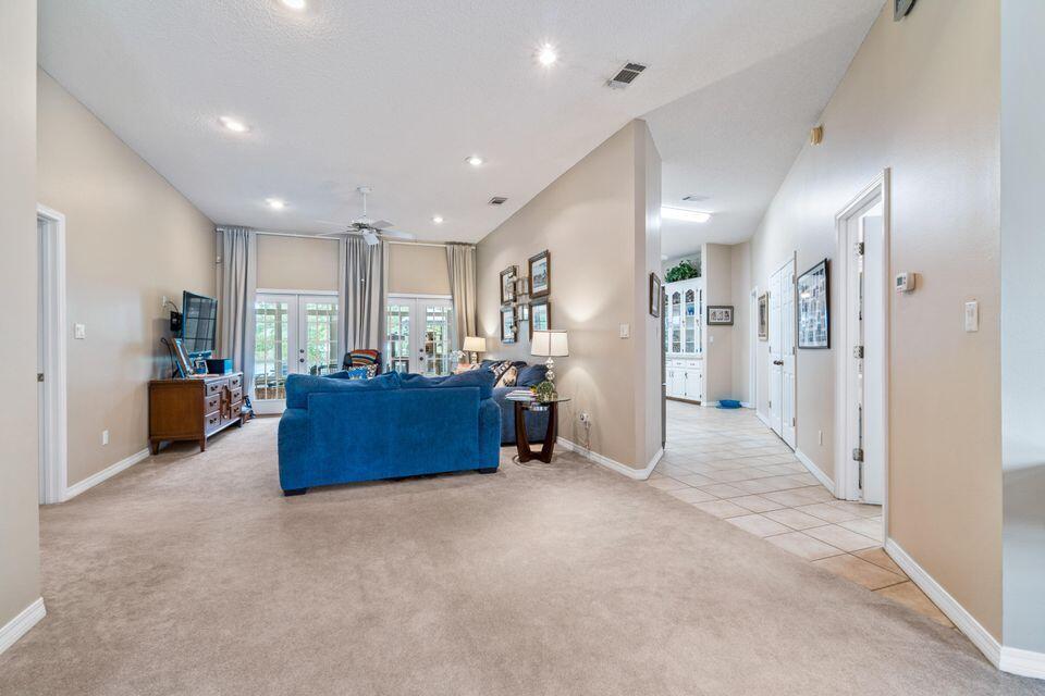 HAPPY HOLLOW - Residential