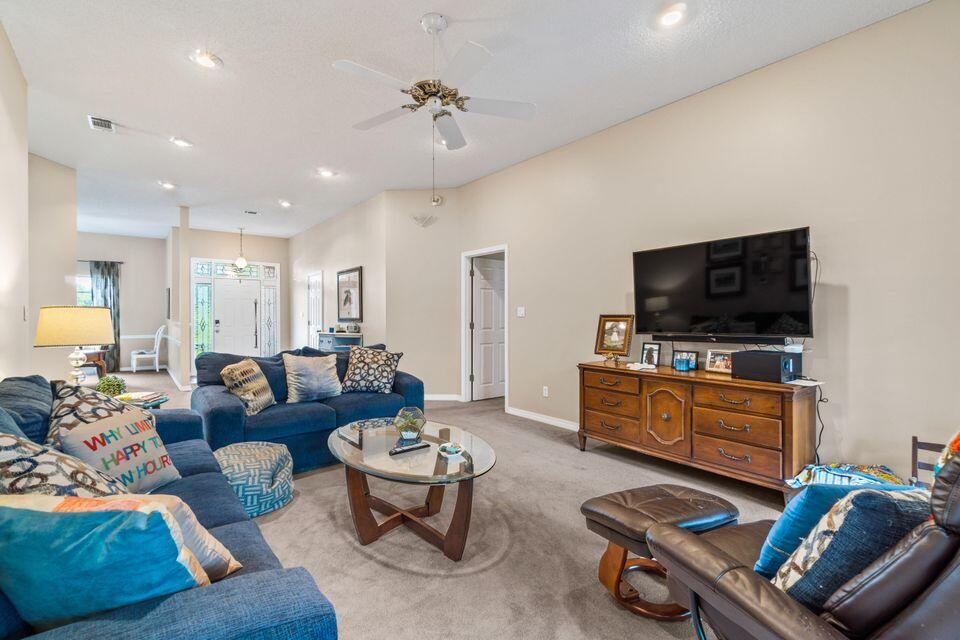 HAPPY HOLLOW - Residential