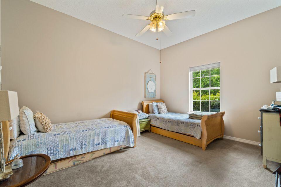 HAPPY HOLLOW - Residential