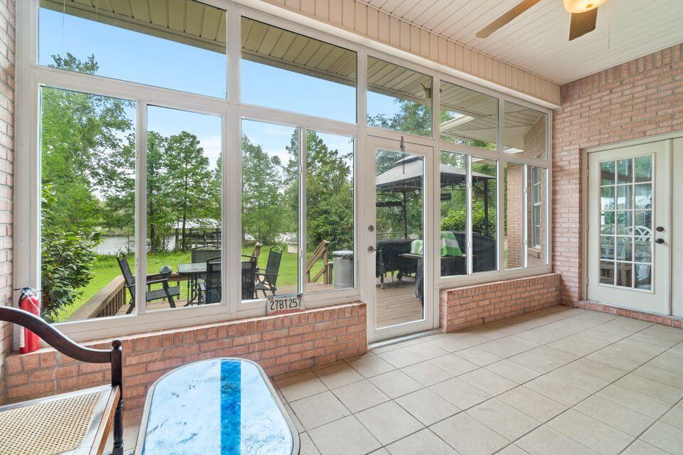 HAPPY HOLLOW - Residential