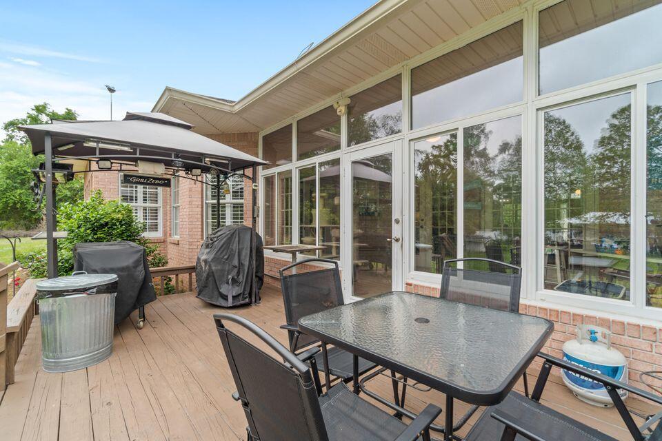 HAPPY HOLLOW - Residential