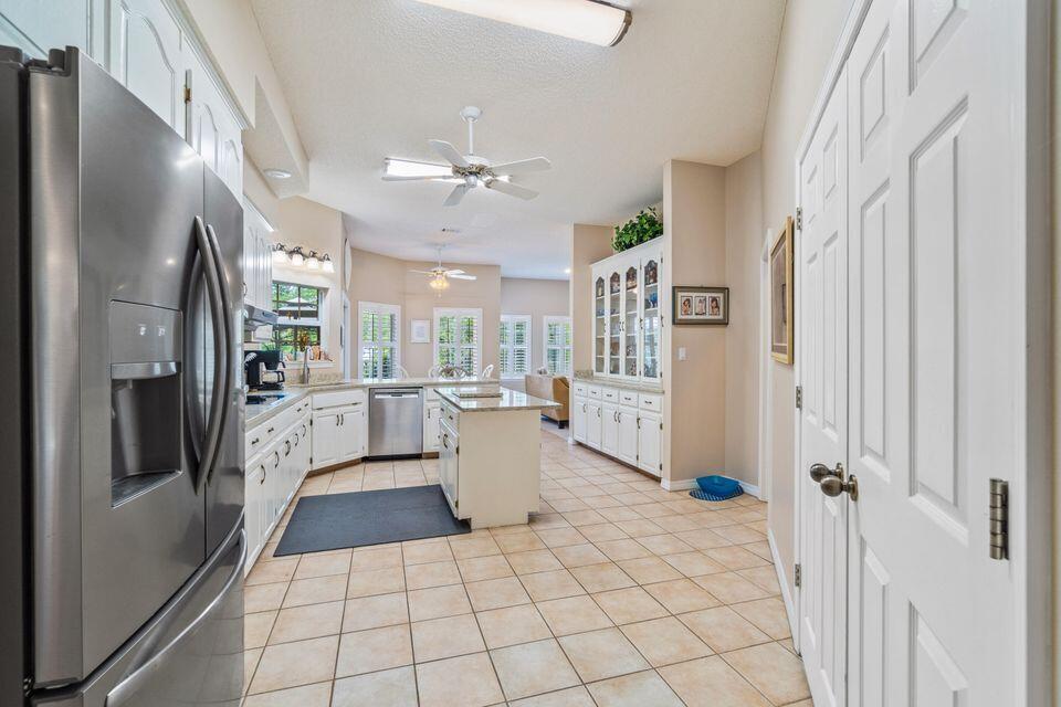 HAPPY HOLLOW - Residential