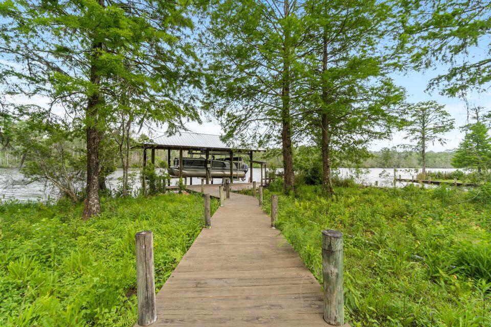 HAPPY HOLLOW - Residential