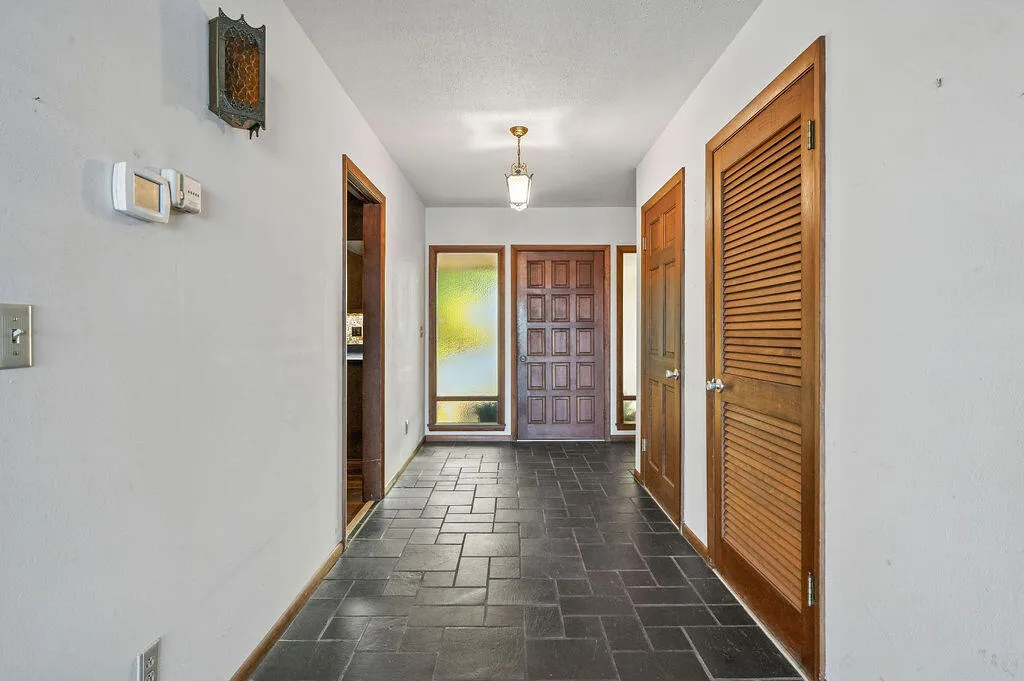 Niceville, Florida 32578, United States, 5 Bedrooms Bedrooms, ,3 BathroomsBathrooms,Residential,Pending,205125