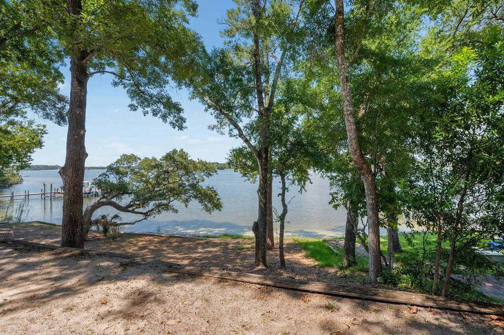 Niceville, Florida 32578, United States, 5 Bedrooms Bedrooms, ,3 BathroomsBathrooms,Residential,Pending,205125