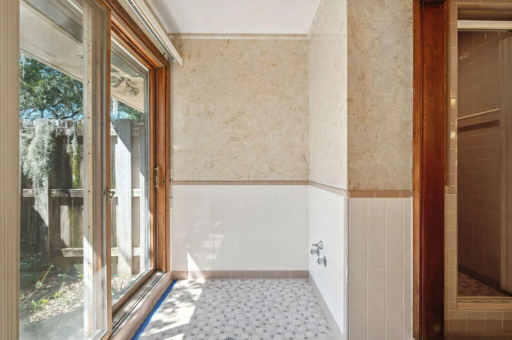 Niceville, Florida 32578, United States, 5 Bedrooms Bedrooms, ,3 BathroomsBathrooms,Residential,Pending,205125