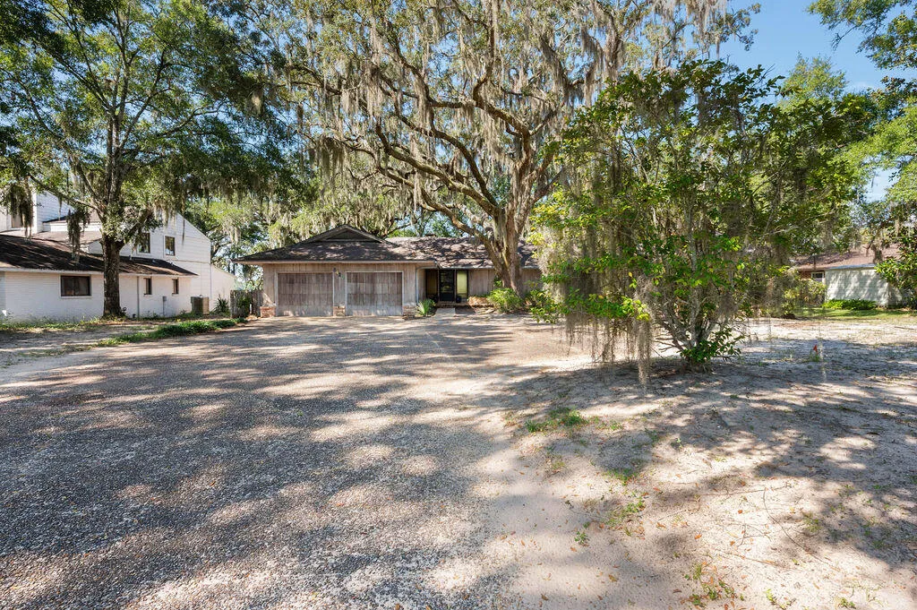 Niceville, Florida 32578, United States, 5 Bedrooms Bedrooms, ,3 BathroomsBathrooms,Residential,Pending,205125