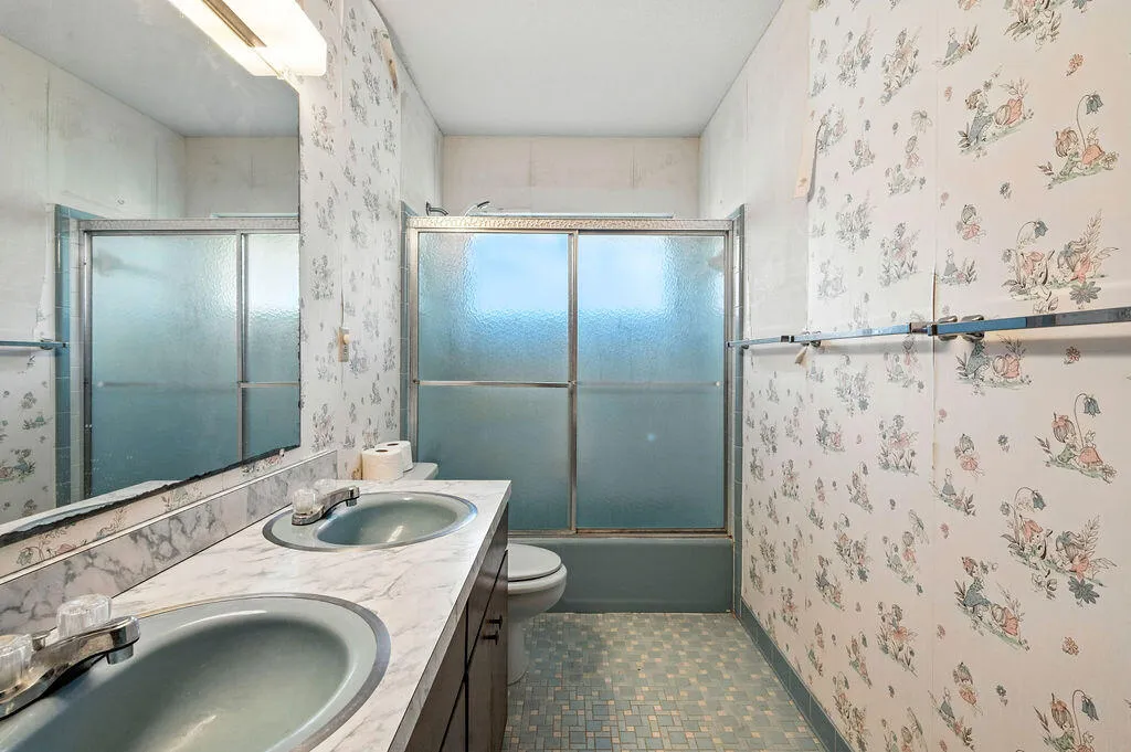 Niceville, Florida 32578, United States, 5 Bedrooms Bedrooms, ,3 BathroomsBathrooms,Residential,Pending,205125