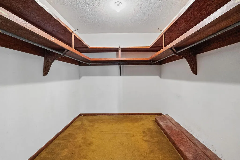 Niceville, Florida 32578, United States, 5 Bedrooms Bedrooms, ,3 BathroomsBathrooms,Residential,Pending,205125