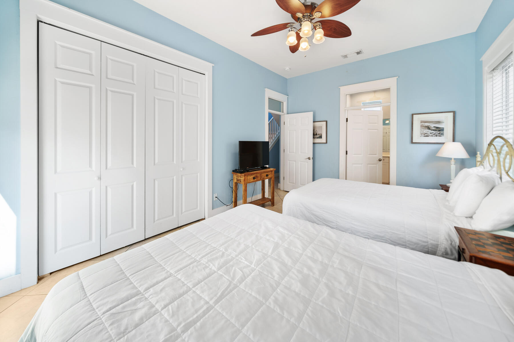 EMERALD WATERS VILLAGE - Residential