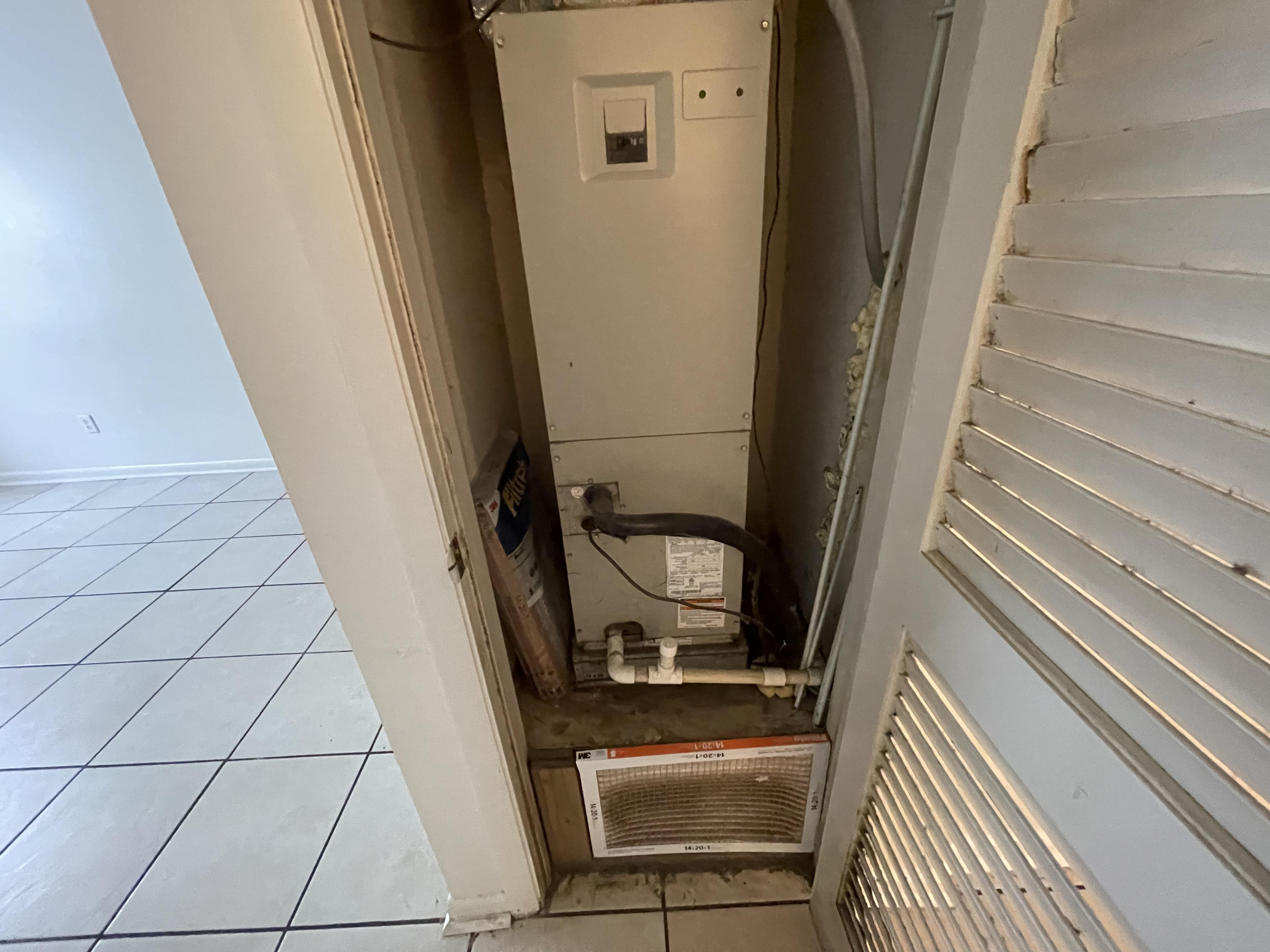 LEESA JENNIFER ACRES - Residential