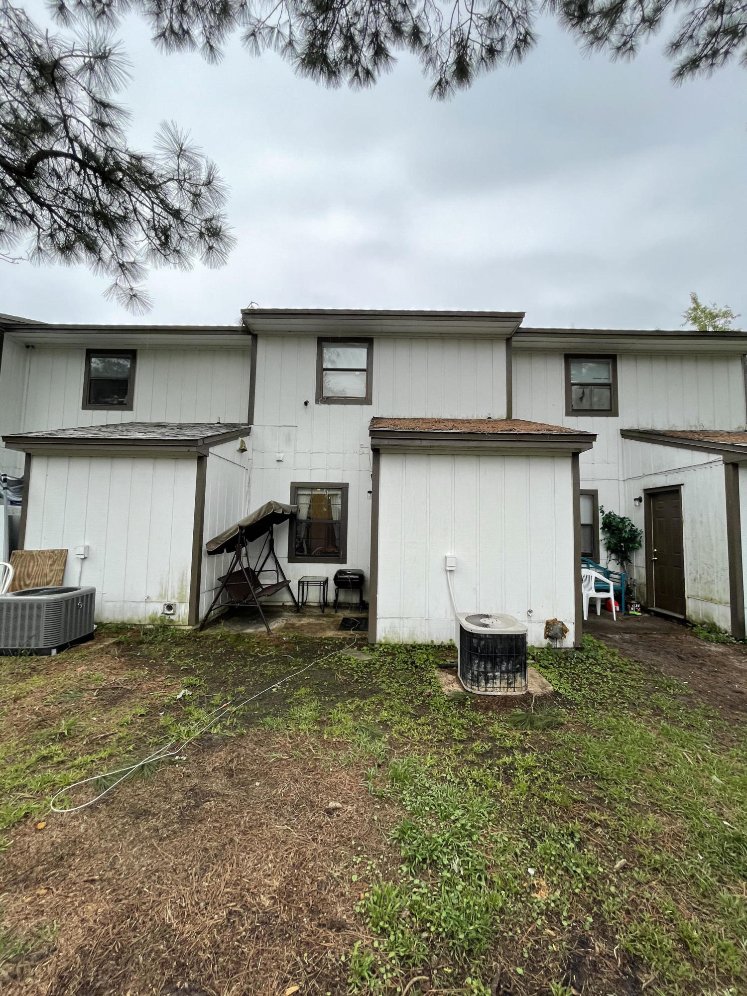 LEESA JENNIFER ACRES - Residential