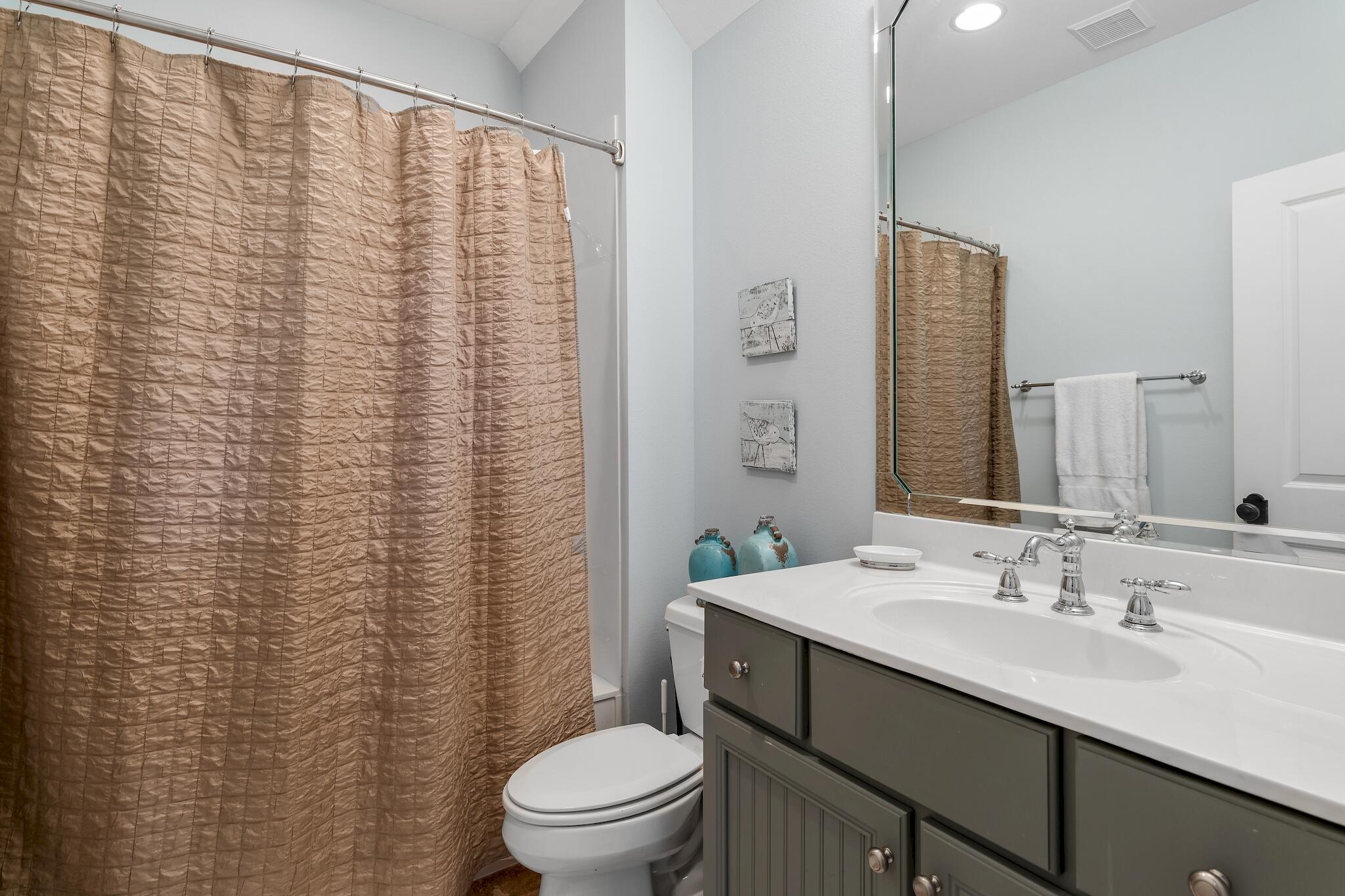 BUNGALOS AT SANDESTIN - Residential